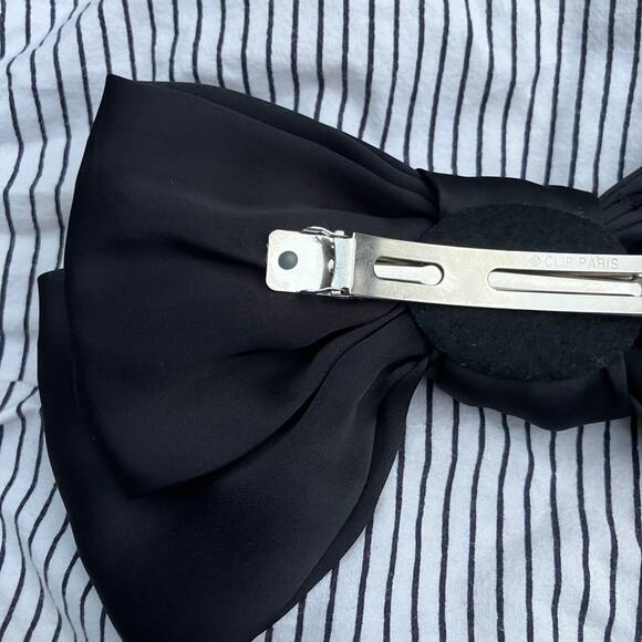 Black satin hair bow, barrette clip, glam indie coquette whimsigoth - Picture 4 of 5